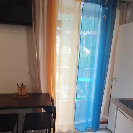 Petit Coco, Hyper Centre